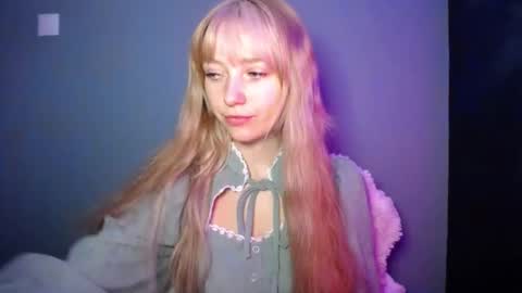 Snapshot of luciacam20 chatting on September 16, 6:31 pm Lucy online show from September 16, 6:31 pm