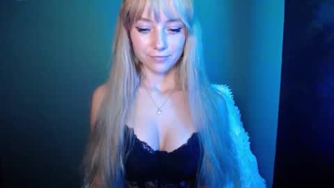 Snapshot of luciacam20 chatting on September 24, 6:44 pm Lucy online show from September 24, 6:44 pm