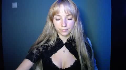 Snapshot of luciacam20 chatting on September 26, 8:02 pm Lucy online show from September 26, 8:02 pm