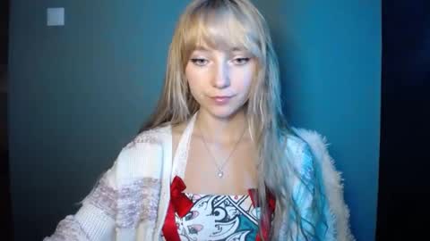 Snapshot of luciacam20 chatting on October 4, 6:28 pm Lucy online show from October 4, 6:28 pm