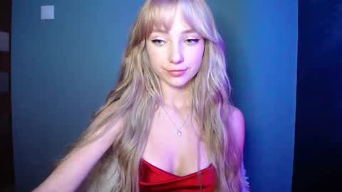 Snapshot of luciacam20 chatting on October 10, 2:38 pm Lucy online show from October 10, 2:38 pm