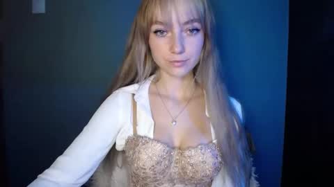 Snapshot of luciacam20 chatting on October 16, 2:51 pm Lucy online show from October 16, 2:51 pm