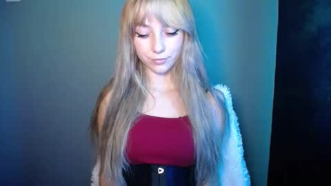 Snapshot of luciacam20 chatting on October 23, 7:01 pm Lucy online show from October 23, 7:01 pm