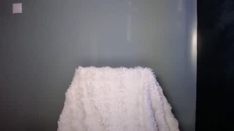 Snapshot of luciacam20 chatting on November 7, 7:41 am Lucy online show from November 7, 7:41 am