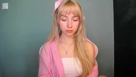 Lucy online show from April 25, 12:08 pm