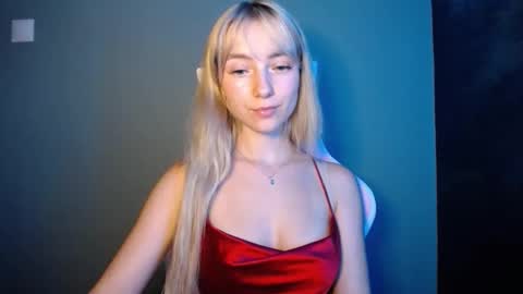 Snapshot of luciacam20 chatting on June 7, 7:06 pm Lucy online show from June 7, 7:06 pm