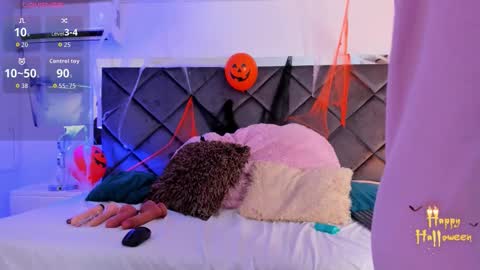 Lucia online show from October 29, 1:02 pm