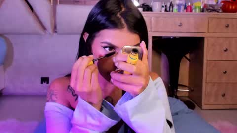 Snapshot of luciajhonnes chatting on November 20, 1:50 am LuciaJhonnes online show from November 20, 1:50 am