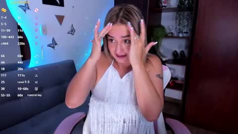 Snapshot of luciamature_ chatting on May 28, 7:00 pm Lucia online show from May 28, 7:00 pm