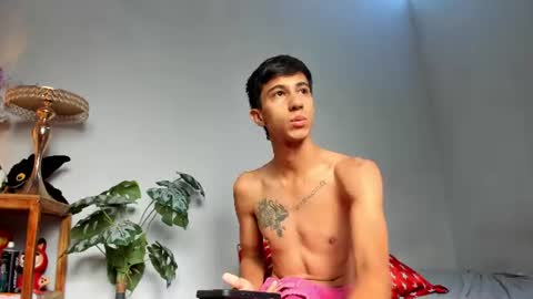 Snapshot of lucian_davii chatting on July 10, 1:25 pm Pirulo online show from July 10, 1:25 pm