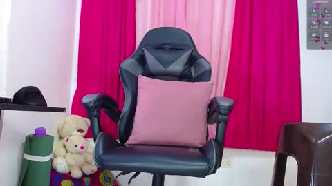 luciana0326 online show from December 2, 8:59 pm