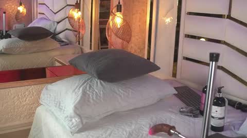 Snapshot of luciana_agudelo chatting on June 6, 7:29 pm luciana_agudelo online show from June 6, 7:29 pm