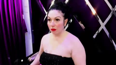 Snapshot of luciana_ass chatting on July 18, 9:40 pm Luci online show from July 18, 9:40 pm