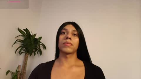 Snapshot of luciana_glow chatting on June 17, 8:10 pm luciana_glow online show from June 17, 8:10 pm