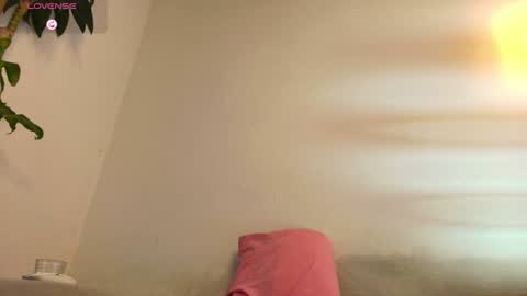 Snapshot of luciana_glow chatting on June 21, 1:08 am luciana_glow online show from June 21, 1:08 am