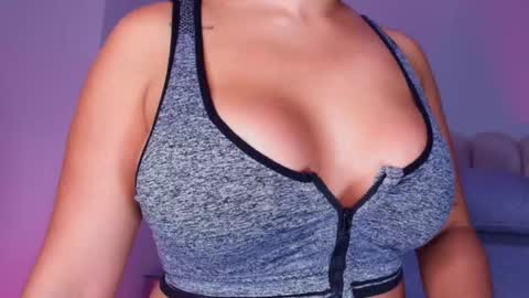 Snapshot of luciana_jam_ chatting on December 2, 3:12 am instagram luciana417 online show from December 2, 3:12 am