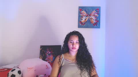 Snapshot of luciana_keating chatting on October 19, 4:24 am luciana online show from October 19, 4:24 am