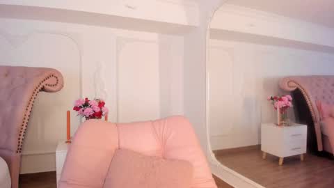 Luciana online show from December 18, 9:10 pm