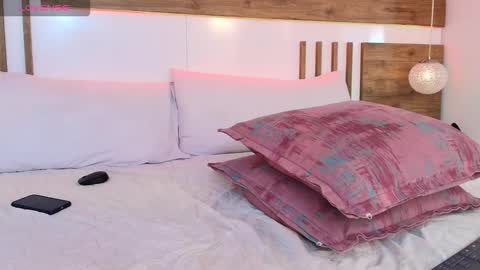 Luciana online show from March 5, 5:09 pm