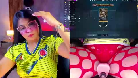 Snapshot of luciareid chatting on July 7, 12:53 pm Lucia online show from July 7, 12:53 pm