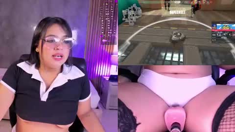 Snapshot of luciareid chatting on July 22, 3:37 pm Lucia online show from July 22, 3:37 pm