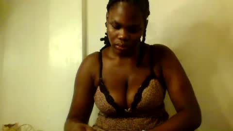 luciaresa online show from July 12, 2:02 am