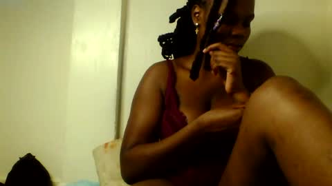 luciaresa online show from August 3, 4:44 am