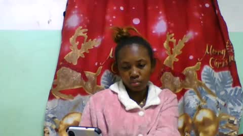 Snapshot of lucie196645 chatting on July 11, 7:38 pm lucie196645 online show from July 11, 7:38 pm