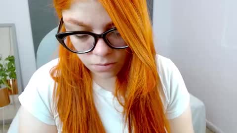 Lucie   online show from December 2, 9:50 pm