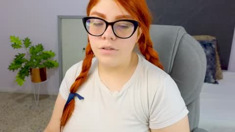 Lucie   online show from December 21, 8:00 pm