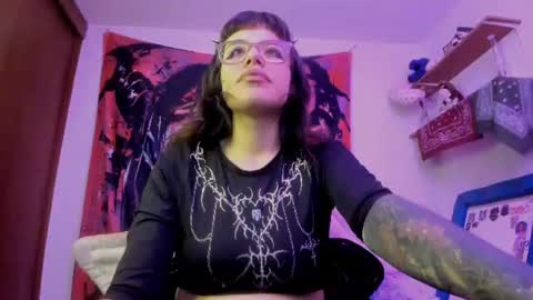 Snapshot of luciferrx666 chatting on June 25, 7:02 am camila online show from June 25, 7:02 am