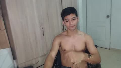 Snapshot of lucifferr_ chatting on February 12, 8:16 am leonel online show from February 12, 8:16 am