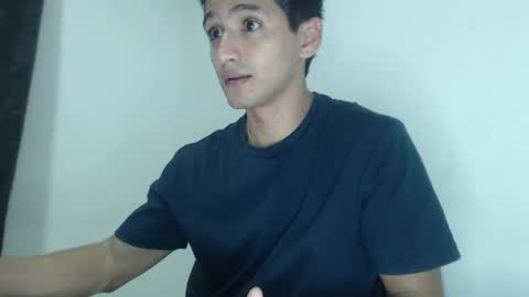 Snapshot of lucifferr_ chatting on February 23, 11:47 pm leonel online show from February 23, 11:47 pm