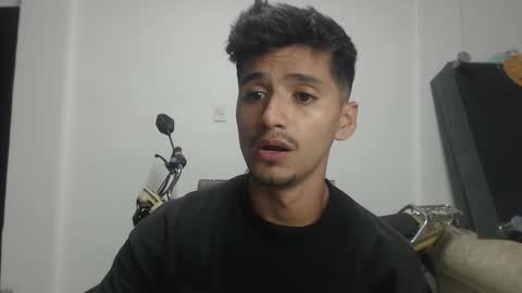 Snapshot of lucifferr_ chatting on November 14, 6:39 pm leonel online show from November 14, 6:39 pm