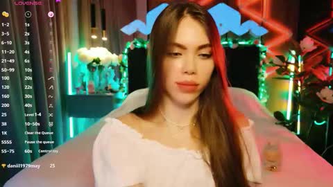 MimiFors online show from September 18, 6:10 pm