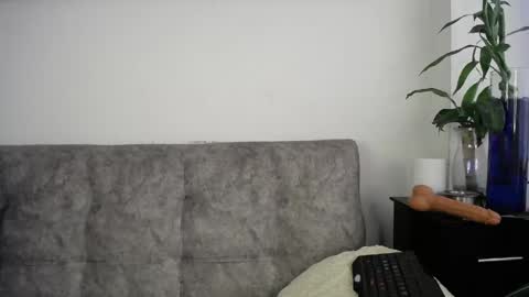luciiana online show from April 29, 3:49 pm