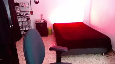 luciifer_hills online show from December 4, 2:37 pm