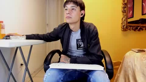 luckk_ online show from June 27, 5:34 am