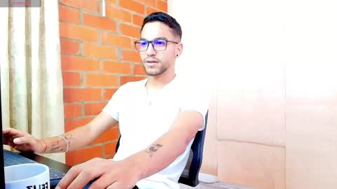 Snapshot of lucky_blessed chatting on March 11, 2:40 pm lucky_blessed online show from March 11, 2:40 pm