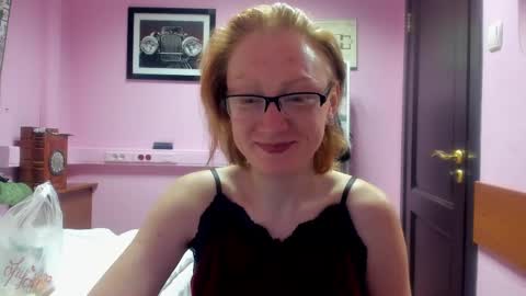 lucky_licky20 online show from February 28, 3:37 am