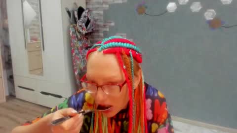 lucky_licky20 online show from September 14, 2:33 am