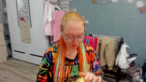 lucky_licky20 online show from October 4, 1:47 am