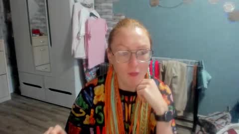 lucky_licky20 online show from October 5, 1:15 am