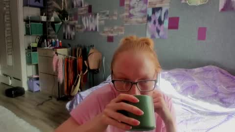 Snapshot of lucky_licky20 chatting on May 15, 2:18 am lucky_licky20 online show from May 15, 2:18 am