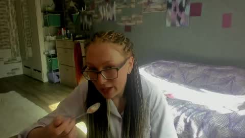 Snapshot of lucky_licky20 chatting on June 1, 1:29 am lucky_licky20 online show from June 1, 1:29 am