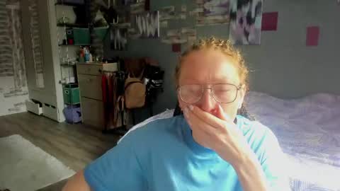Snapshot of lucky_licky20 chatting on June 22, 1:40 am lucky_licky20 online show from June 22, 1:40 am