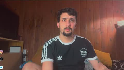 Snapshot of lucky_littlehorse77 chatting on July 25, 11:35 pm Luca Lucky online show from July 25, 11:35 pm