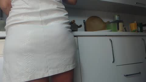 Snapshot of luckyanabella chatting on January 21, 5:27 am Ana online show from January 21, 5:27 am