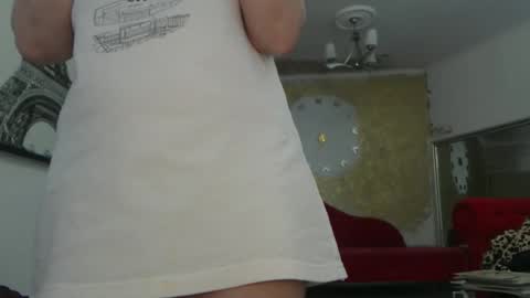 Snapshot of luckyanabella chatting on October 9, 10:24 am Ana online show from October 9, 10:24 am