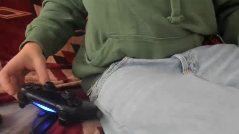 Snapshot of luckydrakex chatting on January 6, 12:35 pm Lucky online show from January 6, 12:35 pm